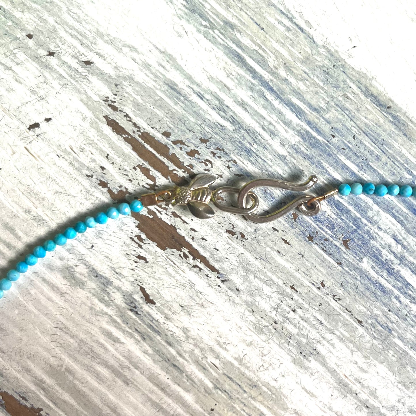 Tiny Turquoise and large Pearl necklace