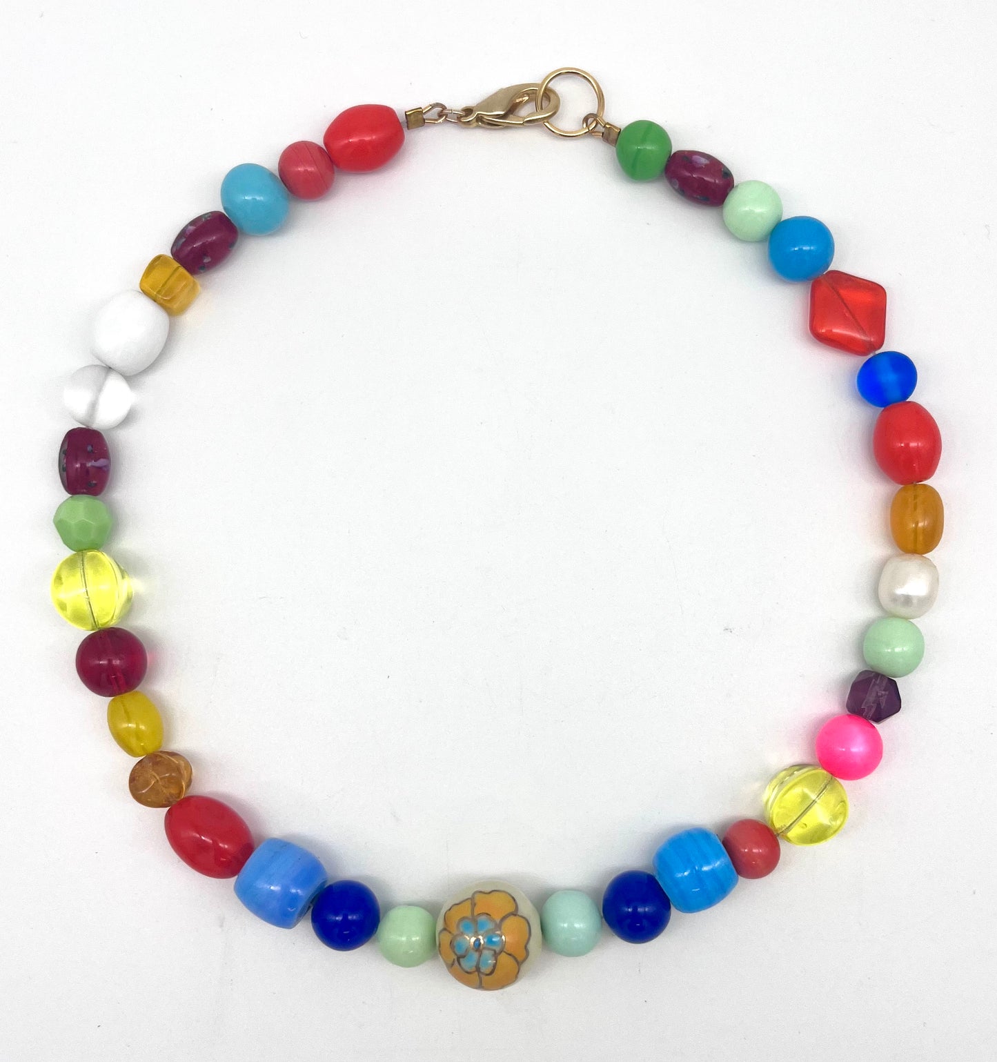 Dot Daisy necklace