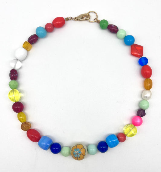Dot Daisy necklace