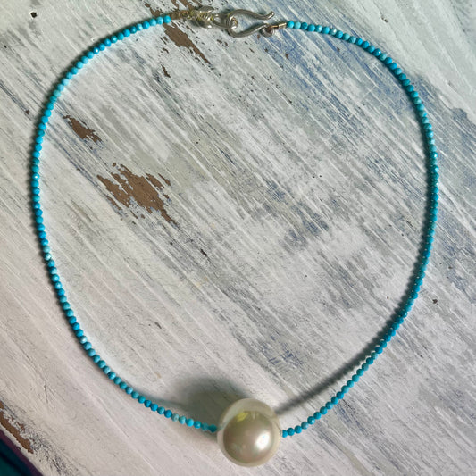 Tiny Turquoise and large Pearl necklace